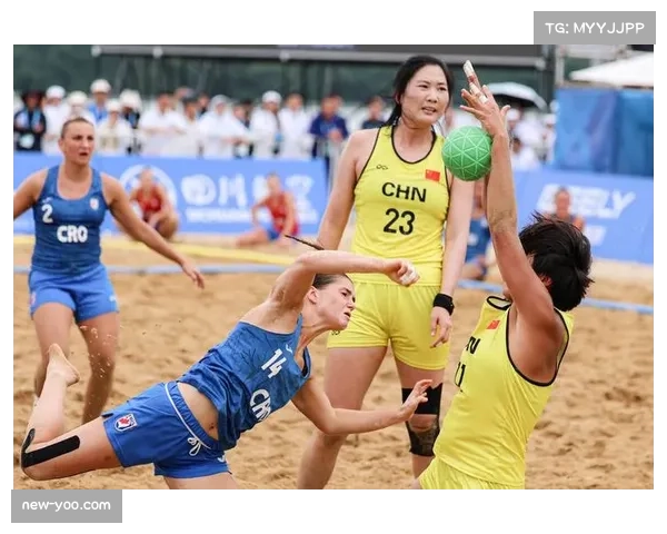 中国女子沙滩手球队与中国香港队进行交流合练，男子队将与匈牙利队展开对抗赛